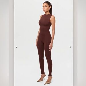NW sleeveless sculpt jumpsuit